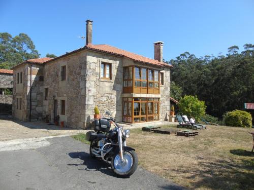 Muxia House | Pet-Friendly Casa de Trillo: Rated 9.1/10 with Hot Tub
