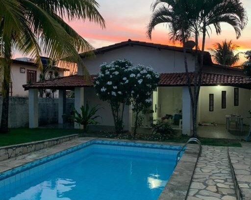 Ipitanga House | Idyllic Casa de Veraneio: Pool & Oceanfront Bliss
