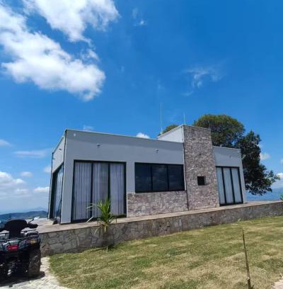 Southeast Region House | Casa de Vidro na Montanha