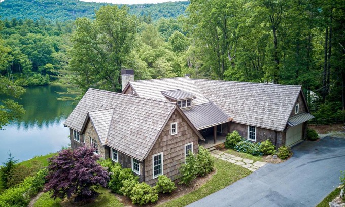 Lake Toxaway House | Explore Family-Friendly Comfort at Casa de Yayo