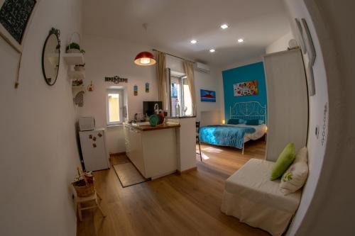 Quartieri Spagnoli Apartment | Perfect Getaway at Casa dei Gemelli - 10/10 Guest Rated!