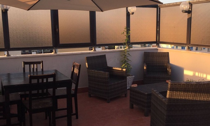 Quartiere XXXIII Lido di Ostia Ponente Apartment | Central Casa dei Sogni: Family-Friendly Retreat with Kitchen