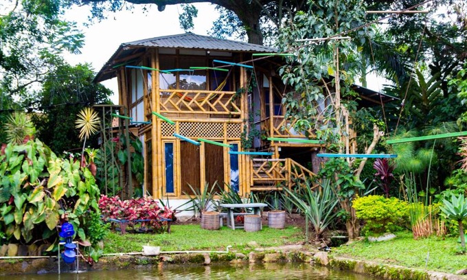 Chinauta Hotel | Romantic CASA DEL ÁRBOL with Pool and Ocean Views in Chinauta