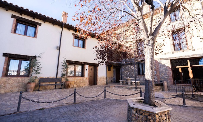 Cella Cottage | Relax at Casa del Agüelo: Cella Apartment for 4 Guests