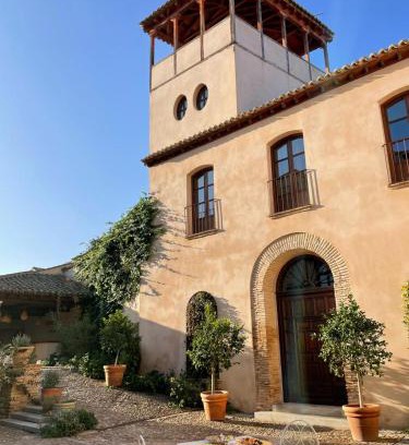 Toledo City Center Villa | Elegant Casa del Armiño: 4-Star Oceanfront Family Retreat