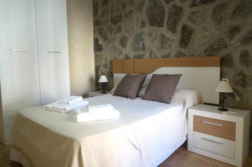 Torrejoncillo Apartment | Pet-Friendly Retreat at Casa del Caño - Rated 9.6/10!