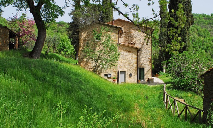 Anghiari Apartment | Peaceful Retreat at Casa del Camino: Pet Friendly & Breakfast