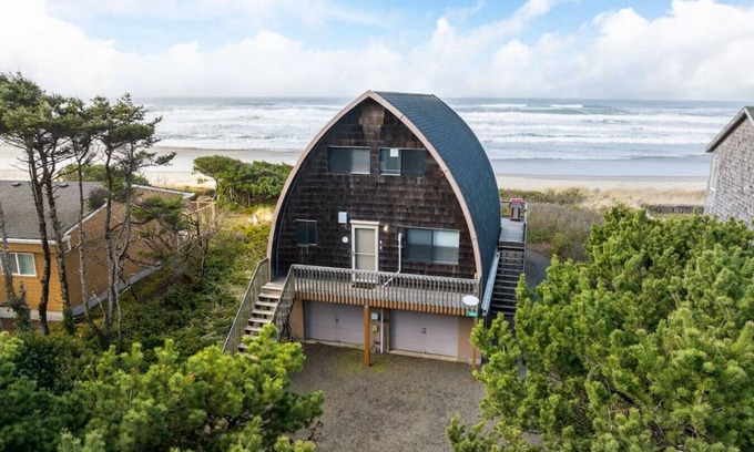 Tierra Del Mar House | Pet-Friendly Casa Del Mar with Ocean View in Tierra del Mar