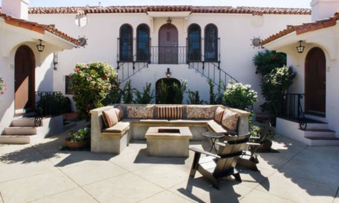 West Beach House | Discover Casa Del Mar Inn: Family-Friendly Getaway