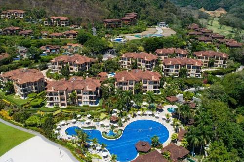 Herradura Apartment | Casa del Mar - Veranda Retreat Pool and Balcony