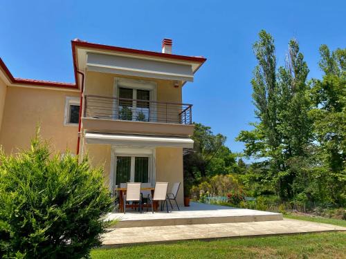 Vourvourou House | Discover Casa del Mare: 4-Star Family-Friendly Escape