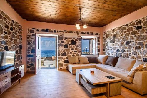 Mandraki Apartment | Oceanfront Casa Del Mare: Perfect for Up to 7 Guests