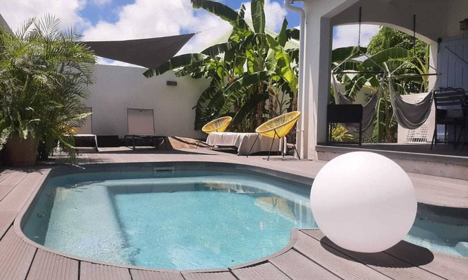 Mont Vergna Villa | Casa Del Tamaris: Beach Access, Pool & Tropical Garden