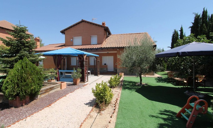 Sesena Ski Chalet | Explore Jarama Valley House: Pet-Friendly Retreat with Spa