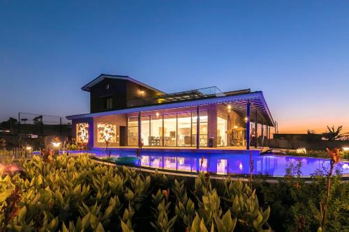 Nashik Villa | Relax at Casa del Verde - Pool, Terrace & Games Await