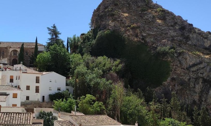 Castril House | Pet-Friendly Getaway at Casa del Vidrio - Rated 9/10!