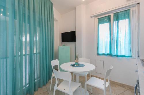 Piombino Apartment | Discover Casa dell'elba: Family-Friendly Retreat Awaits