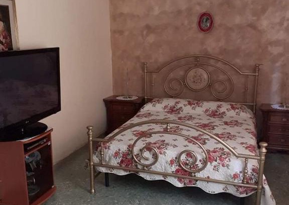 Paceco Apartment | Cozy Casa della Pace: Family & Pet-Friendly Retreat