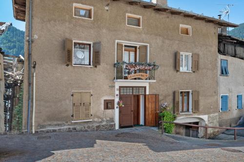 Fontana Nuova-Bevia House | Casa della Rosina: Welcoming Family-Friendly Retreat