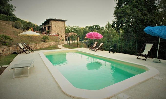 Orbicciano House | Casa delle Palme: 4-Star Retreat with Pool & Pet-Friendly Stays