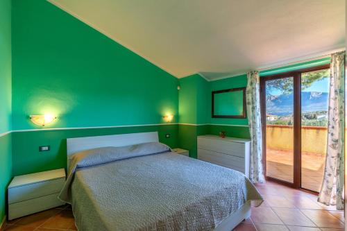 Trappeto House | Family-Friendly Retreat at Casa Delle Pomelie Awaits You