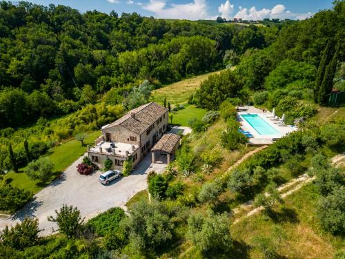 Montefiore dell'Aso Apartment | Elegant Casa delle Sorgenti with Oceanfront Pool Access