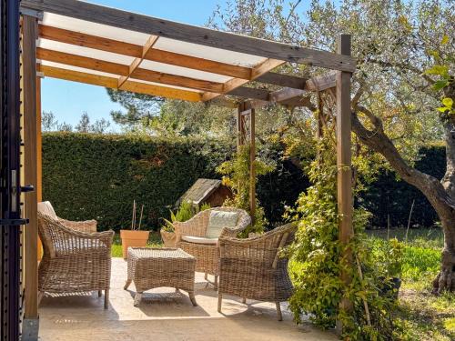 San Vito Chietino Villa | Casa dello Psiconauta: Tranquil Atelier with Garden Retreat