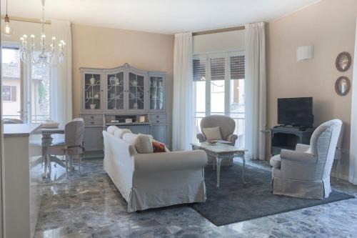 Bedizzole House | Highly Rated Casa dello Speziale with Kitchen Amenities