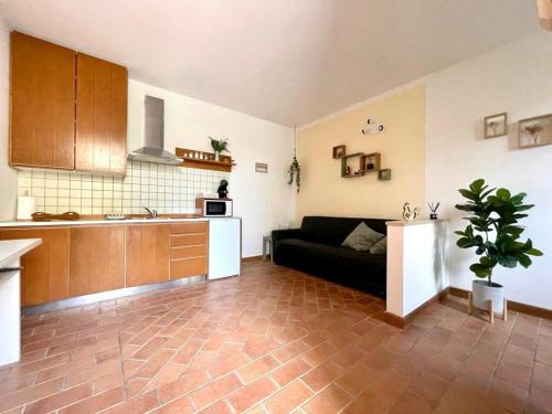 Contrapo Apartment | Stay at Casa Desi: Pet-Friendly with Hot Tub & Breakfast
