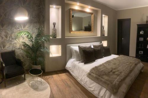 Cagnola Apartment | Discover Comfort at Casa di Alice - Veratti: 9.1/10 Rating