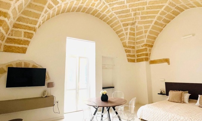 Squinzano Bed & Breakfast | Top-Rated Casa di Ca Rooms with Breakfast & Family Amenities
