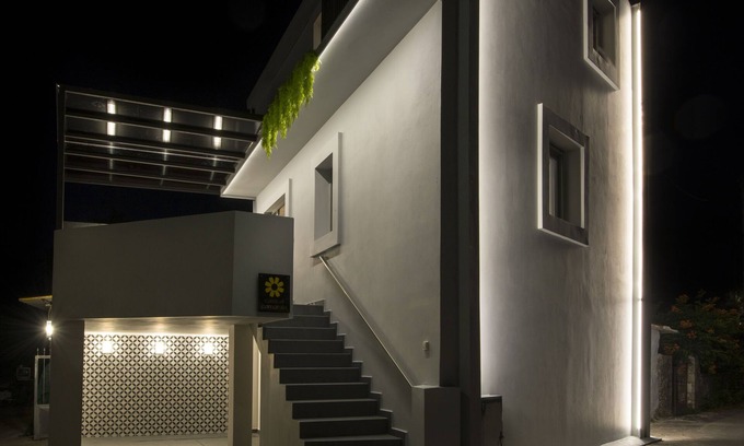 Alikianos House | Oceanfront Comfort at Casa di Camomilla with Pool Access