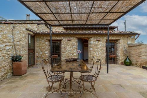 Colle di Val d'Elsa House | Exceptional Casa di Campagna: Family-Friendly Retreat