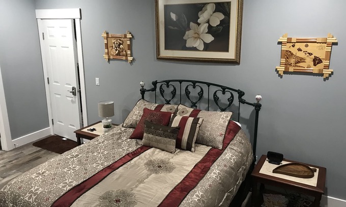 Ephrata House | Casa Di Cass: Guest Rated 9.6 with Pool & Breakfast