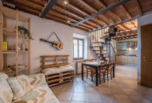 Chiusdino Apartment | Welcoming Casa di Franca in Historic San Galgano
