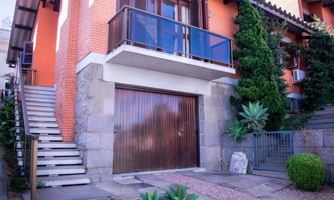 Pomarosa House | Discover Casa Di Mattoni: Pet-Friendly Family Retreat