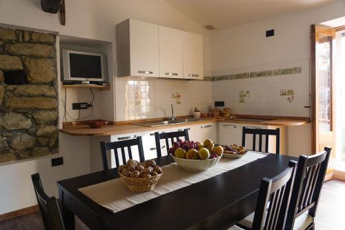 Motta Camastra House | Exceptional Stay at Casa di Nonno Mariano with Restaurant