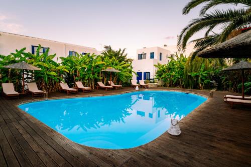 Parikia Apartment | Discover Casa Di Roma: Oceanfront Oasis for Families