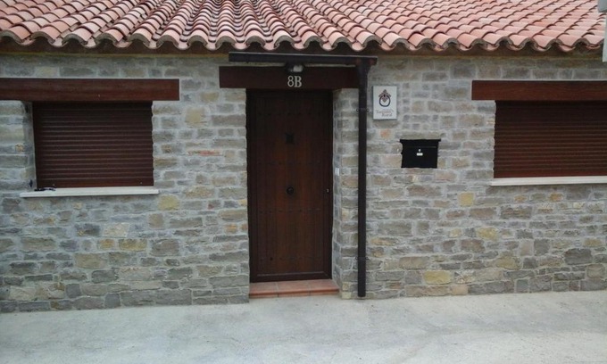 El Castellar House | Discover Casa Dinorural: Pet-Friendly Retreat with Breakfast
