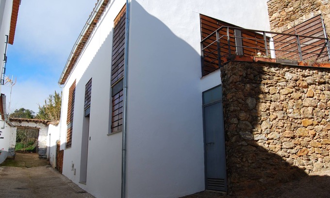 Valdelarco Cottage | Discover Casa Doña María Valdelarco in Sierra de Aracena