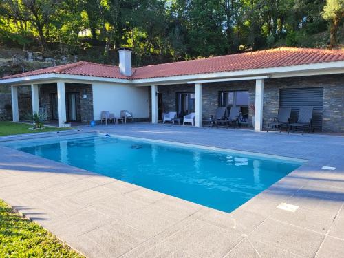 Valdosende House | Pet Friendly Casa do Alambique with Pool & Ocean Views