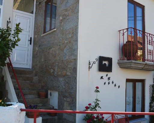Fundao House | Exceptional Stay at Casa do Alfaiate - Child Friendly Oasis