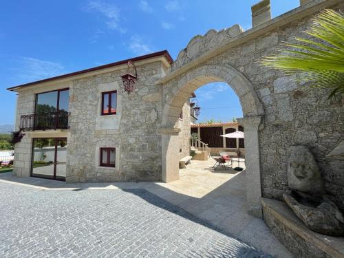 Freixo House | Casa do Arco: Guest Rated 9.8 with Oceanfront Pool