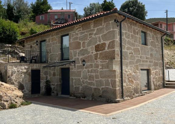 Portela de Santa Eulalia House | Pet-Friendly Oasis at Casa do Borges, Rated 9.7/10