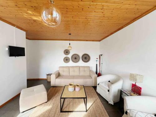 Madalena Apartment | Cozy One-Bedroom Flat Ideal for Families and Kids