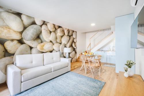 Camara de Lobos Apartment | Cozy Casa do Calhau: 1 Bedroom Getaway for Families