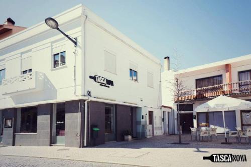 Marinha Grande Apartment | Discover Casa do Centro: Family-Friendly & Highly Rated Stay
