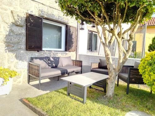 Cantelaes Apartment | Beautiful Casa do Chico: Oceanfront Retreat with Kids' Fun