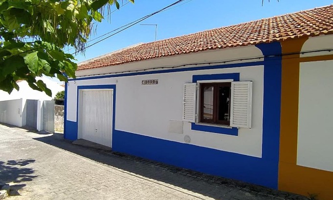 Ciborro House | Family-Friendly Retreat at Casa do Ciborro Moradia
