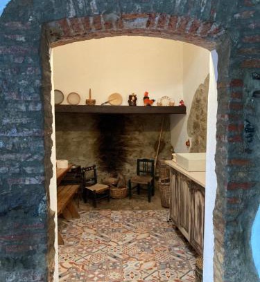 Fonte do Penedo House | Pet-Friendly Getaway at Casa do Correio - Rated 8.7/10